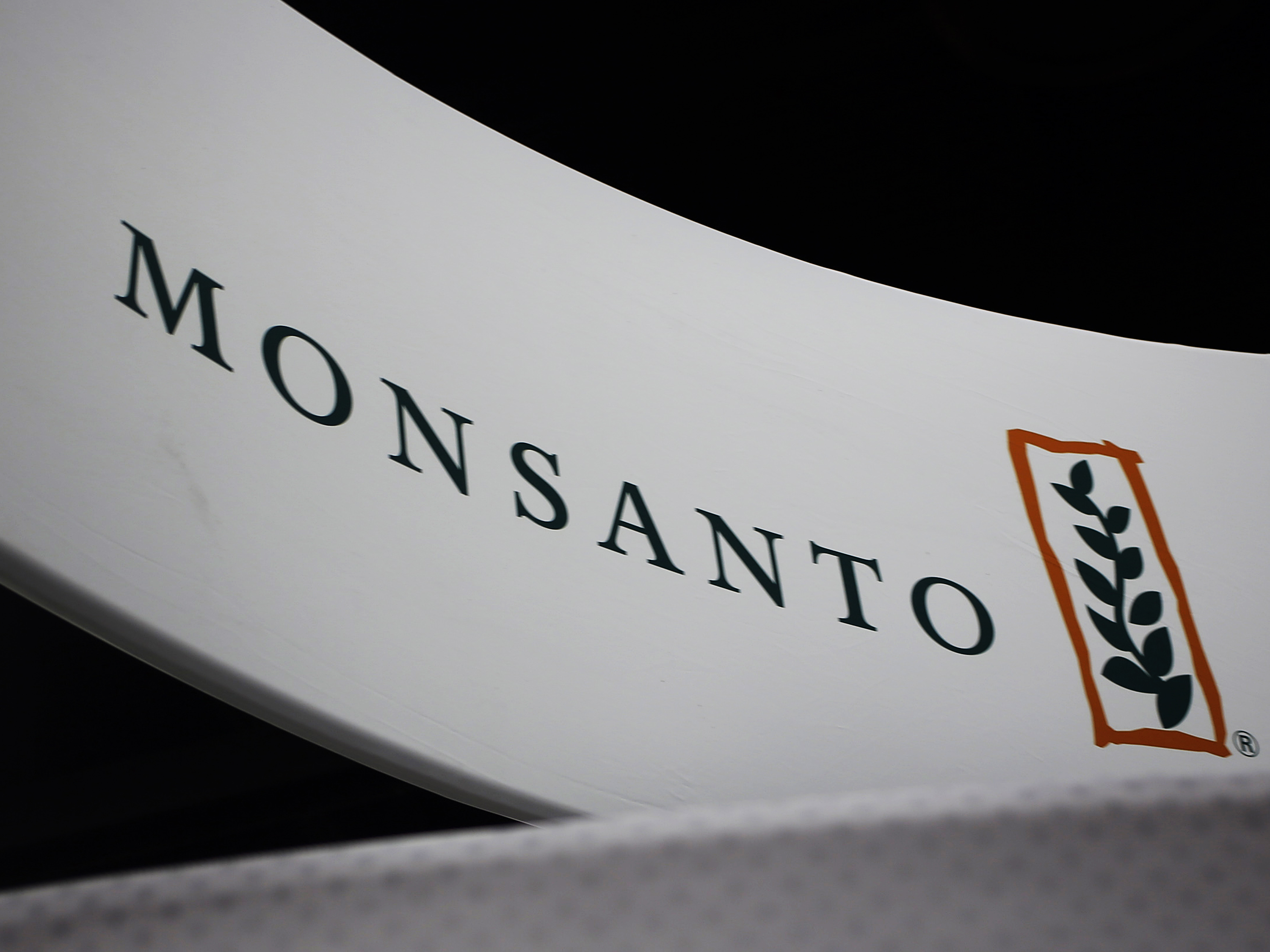 MonsantoOperação permitirá criar uma empresa líder no setor da agricultura, com capacidades excepcionais de inovação, em benefício dos agricultores, de seus funcionários e das comunidades
