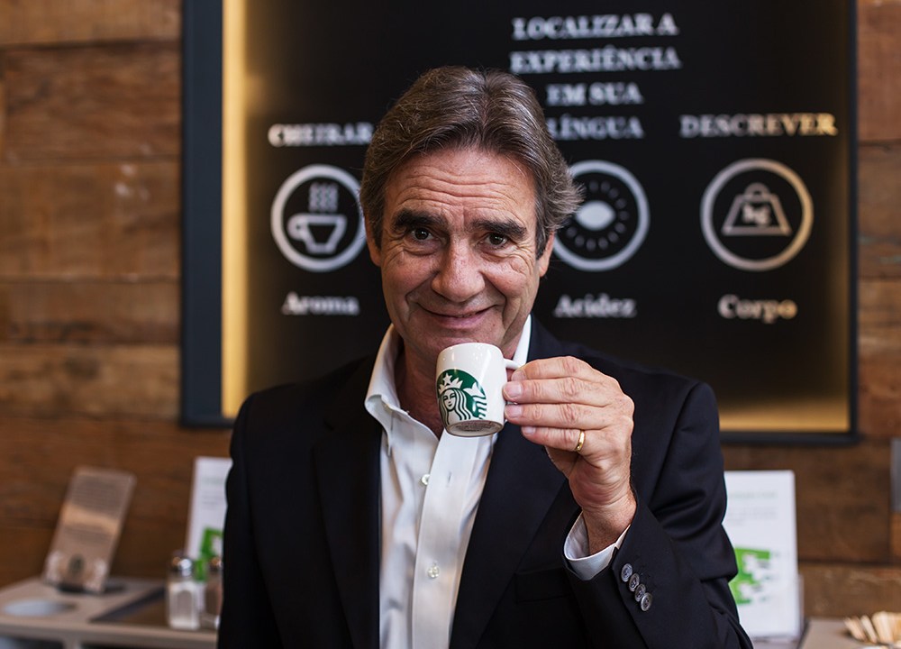 "A perspectiva de abertura de novas lojas reflete a nossa situação atual, que é favorável", disse Norman Baines, diretor da Starbucks Brasil
