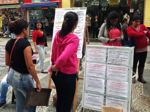 Pessoas à procura de emprego na Rua Barão de Itapetininga, Centro de São Paulo