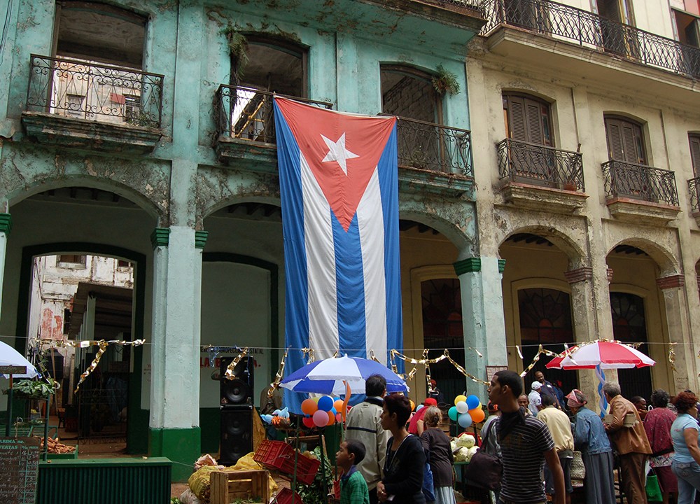 Um pequeno mercado de rua é visto em Havana, capital de Cuba