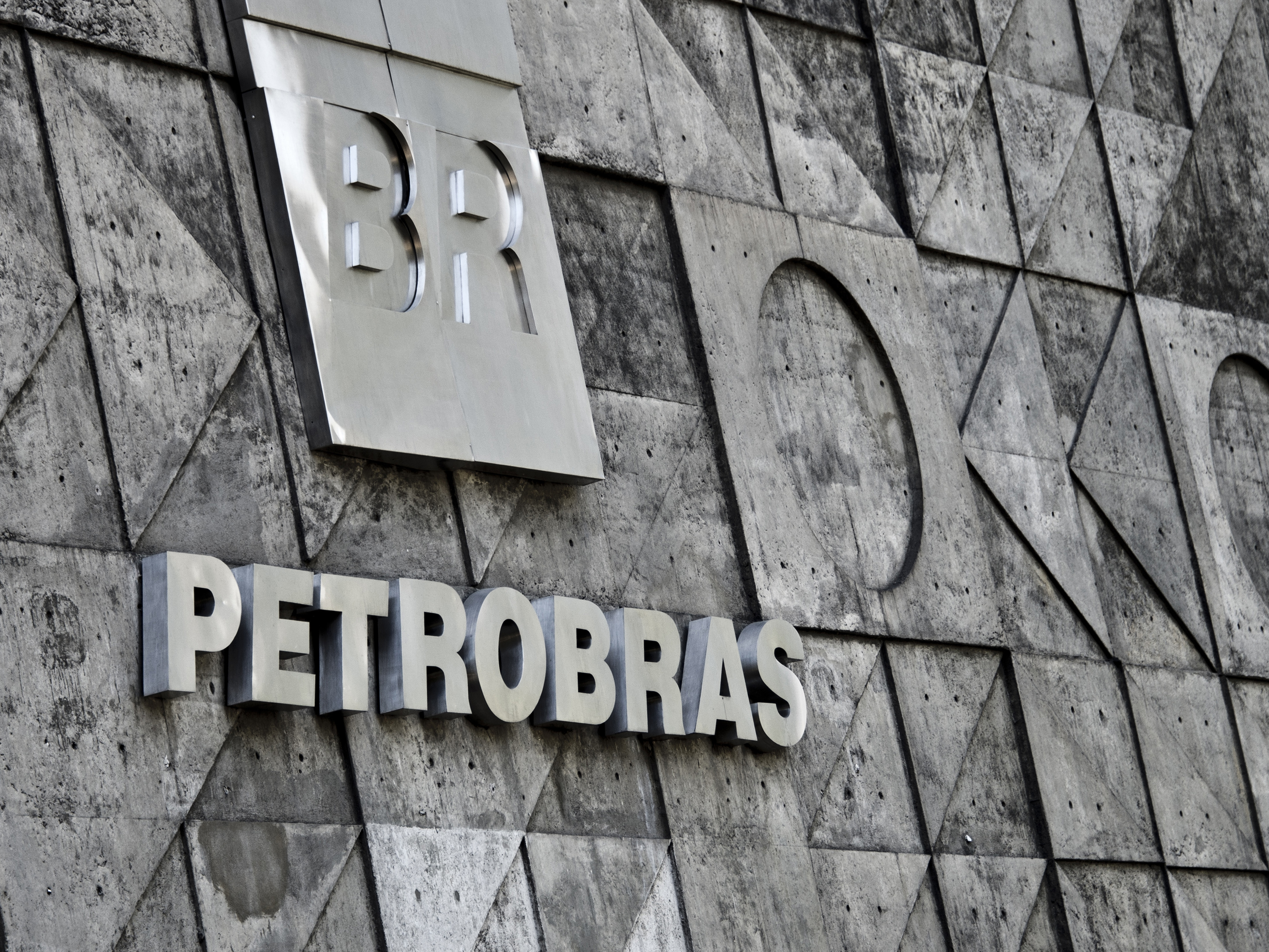 Fachada do edifício da Petrobras no Rio de Janeiro - 12/12/2014