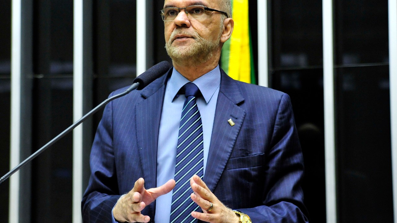 Ministro interino da Educação, Luiz Cláudio Costa discursa na comissão geral sobre o Fundo de Financiamento Estudantil (Fies), do Ministério da Educação - 25/03/2015