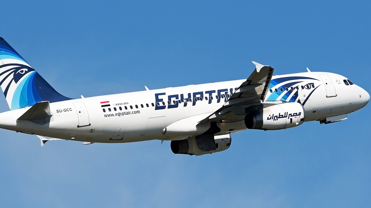 Aeronave Airbus A 320-200 da EgyptAir parecida com a que desapareceu nesta quinta-feira (19)
