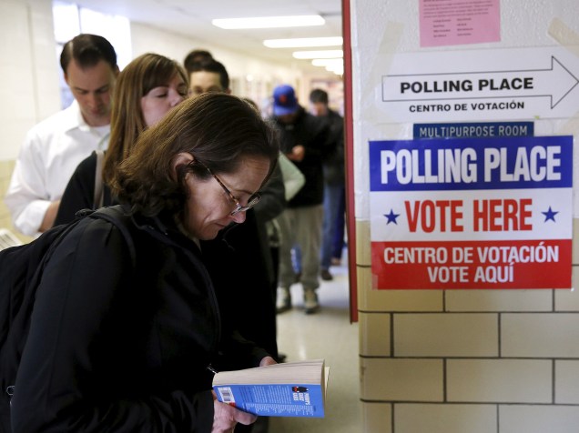Eleitores na Virgínia fazem fila para votar na Super Terça,  a etapa mais importante do processo de eleições primárias nos Estados Unidos