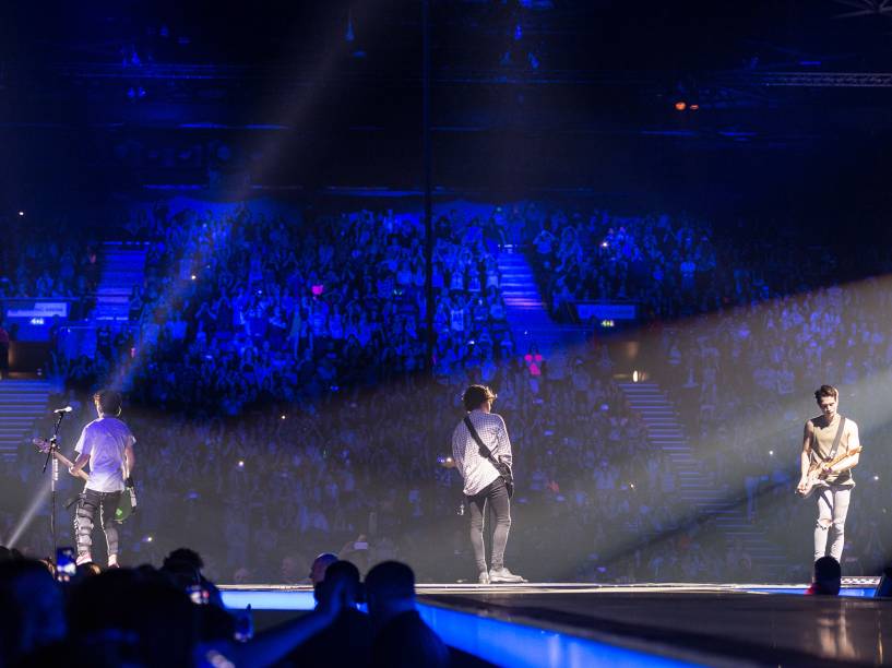 A banda The Vamps, durante apresentação no Genting Arena, em Birmingham, na Inglaterra - 25/03/2016