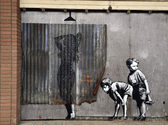 O conhecido traço de Banksy dá as caras em Dismaland