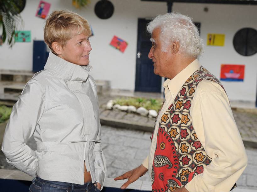 A cantora Xuxa com o escritor Ziraldo, na Fundação Xuxa Meneghel, no Rio de Janeiro - 2008