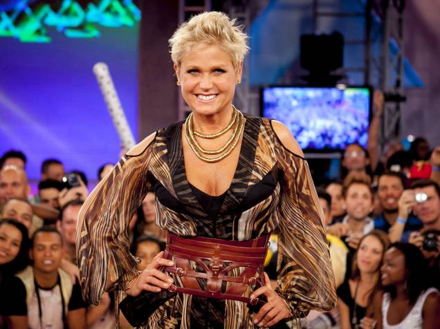 A apresentadora durante o programa TV Xuxa, da Rede Globo - 2013
