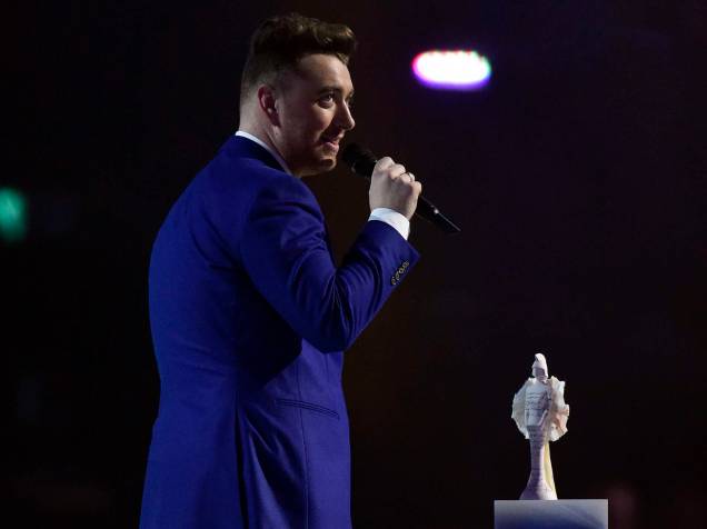 Sam Smith recebe Prêmio de Sucesso Global durante o Brit Awards 2015