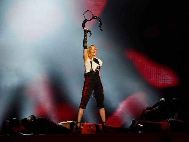 Madonna se apresenta durante o Brit Awards 2015 na O2 Arena em Londres - 25/02/2015