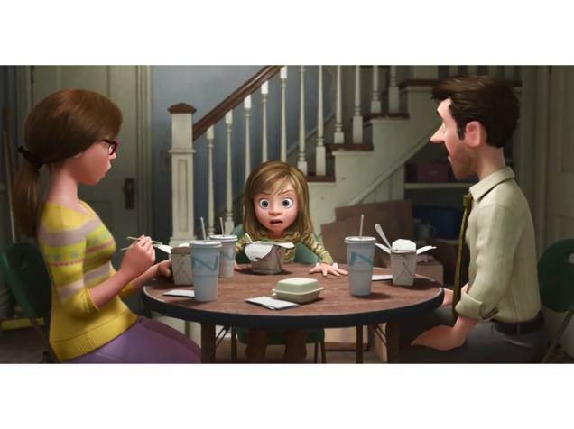 A personagem Riley com sua família no filme Divertida Mente