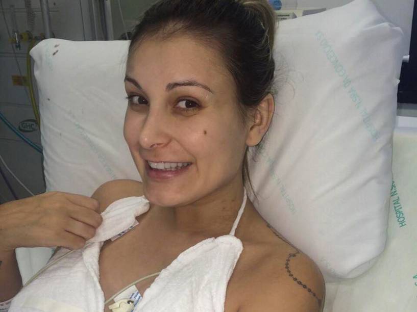 Andressa Urach durante período de internação em dezembro de 2014