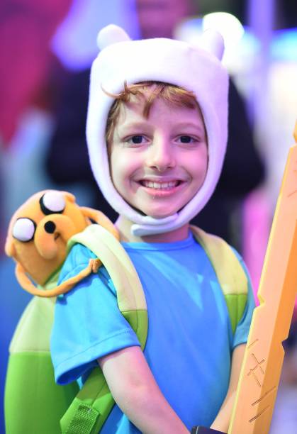 Menino com fantasia do desenho Hora da Aventura durante a Comic Con Experience 2014