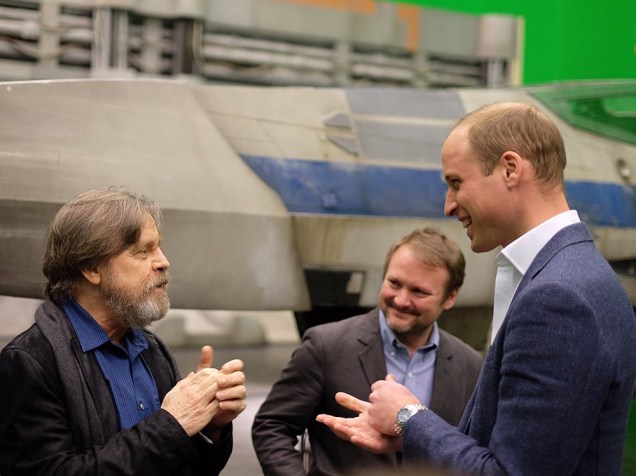 Príncipe William conversa com Mark Hamill, ator que interpreta a personagem de Luke Skywalker na franquia de Star Wars - 19/04/2016
