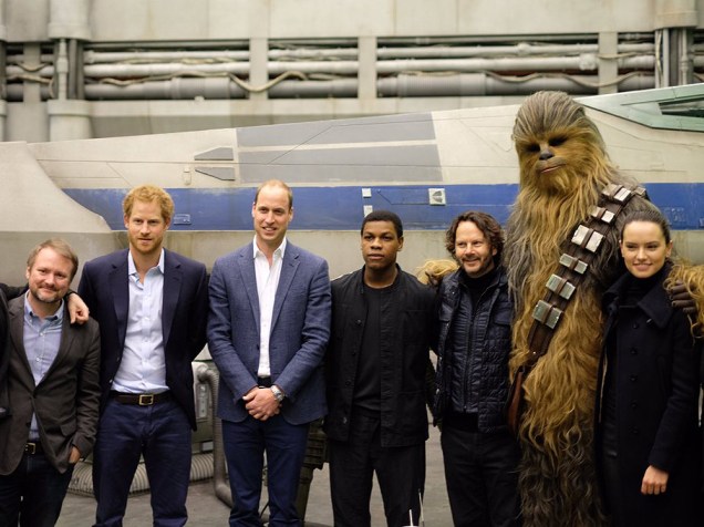 Realeza britânica visita set de filmagem de Star Wars - 19/04/2016