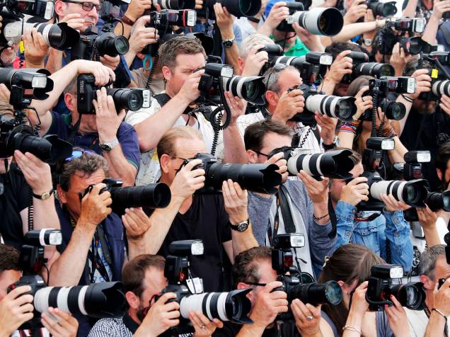 Fotógrafos durante sessão de fotos no tapete vermelho do Festival de Cannes, na França, antes da exibição do filme Punhos de Aço - 16/05/2016