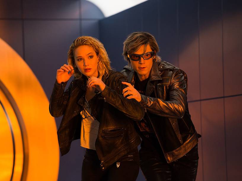 Peter/Mercúrio (Evan Peters) e Raven/Mística (Jennifer Lawrence) no filme X-Men: Apocalipse