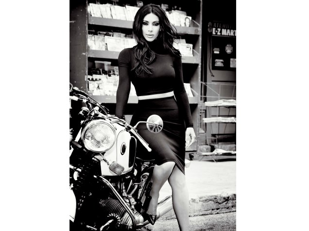 Modelo da coleção Kim Kardashian para a CeA