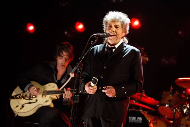 Bob Dylan durante apresentação no 17º Prêmio Anual da Associação de Críticos de Cinema de Los Angeles em 2012 Bob Dylan durante apresentação no 17º Prêmio Anual da Associação de Críticos de Cinema de Los Angeles em 2012