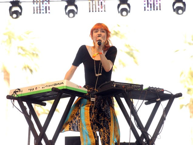 Grimes se apresenta no festival Coachella na Califórnia (EUA) em 2013