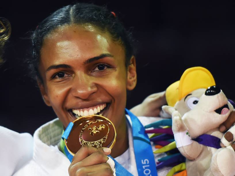 A judoca brasiliense Érika Miranda, campeã pan-americana de judô, conquista a primeira medalha de ouro para o Brasil nos Jogos de Toronto