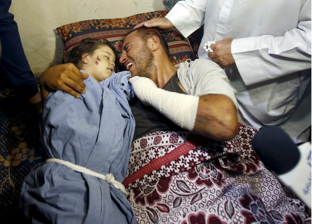 Um homem e seu filho ficaram feridos após ataques israelenses em Gaza