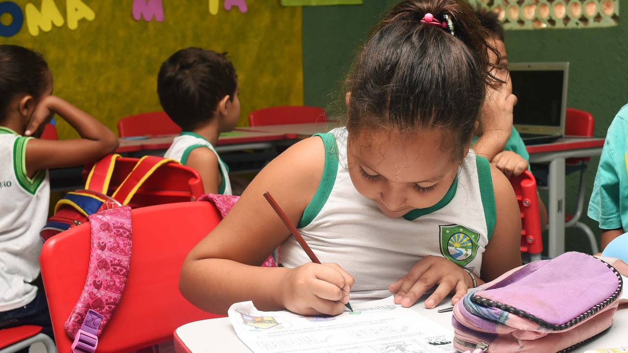 Pais vão à Justiça para antecipar entrada no ensino fundamental