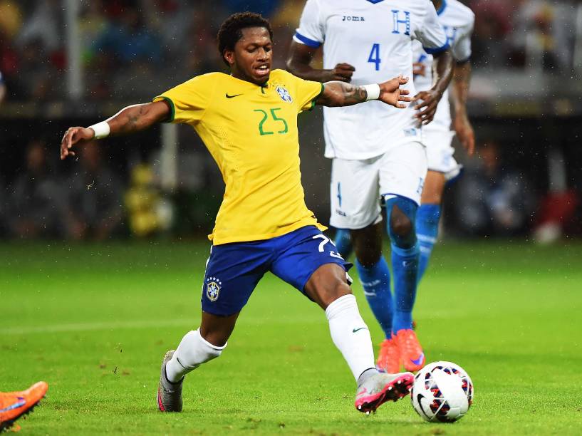 O atacante Fred da seleção brasileira durante amistoso contra Honduras no Beira Rio