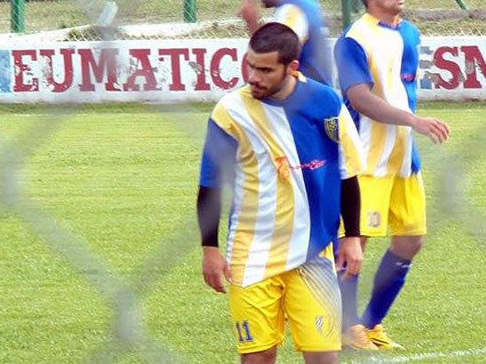 Morre jogador argentino Micael Favre, depois de levar um chute na cabeça no jogo
