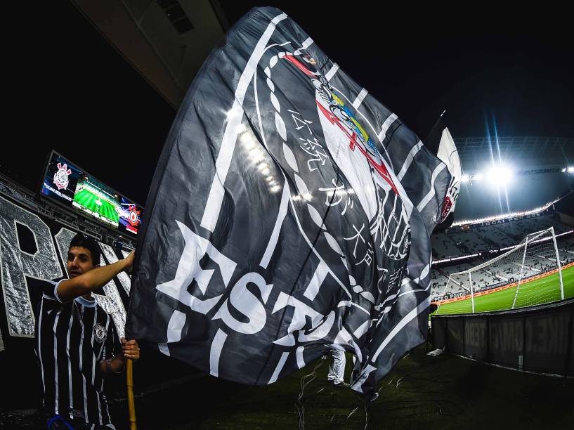 Torcedores na partida entre Corinthians e Santos, nesta quarta-feira (26) na Arena Corinthians na zona leste de São Paulo, válida pela Copa do Brasil