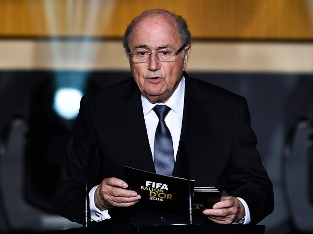 Presidente da FIFA, Joseph Blatter, abre cerimônia da Bola de Ouro FIFA 2015 em Zurique