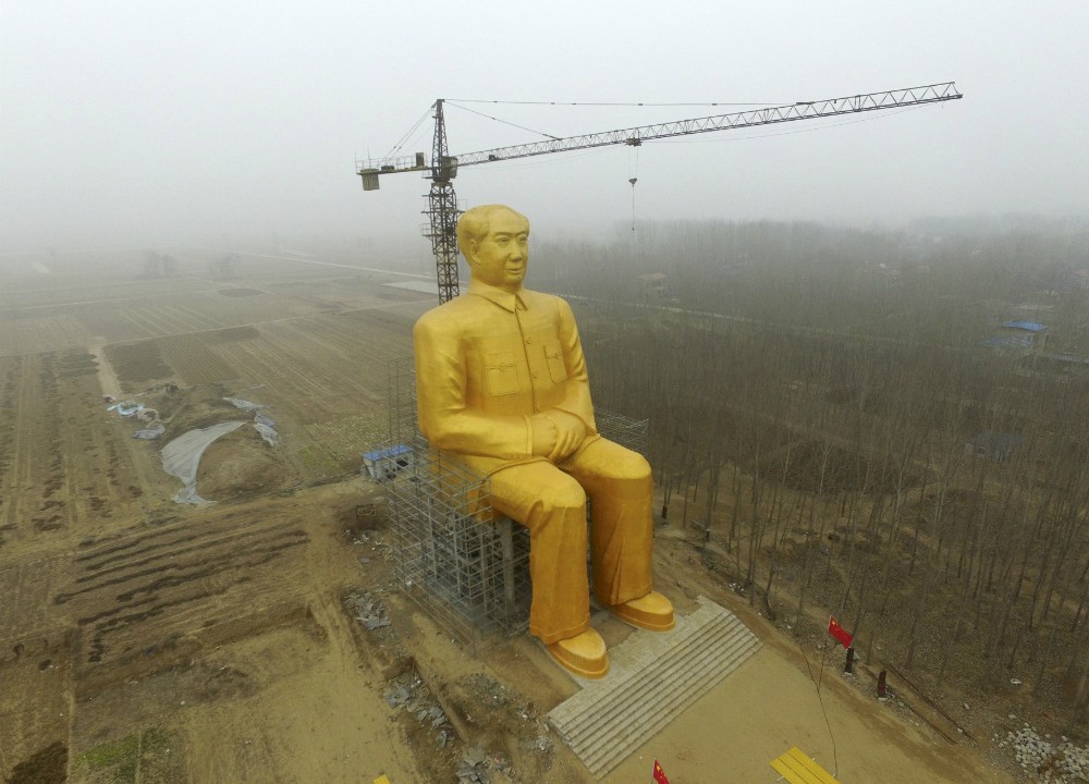 Estátua do ditador chinês Mao Tsé-tung: 36 metros de horror