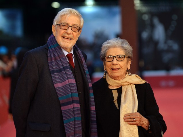 O diretor de cinema italiano Ettore Scola com sua mulher, Gigliola, durante o Festival de Roma, em 2015