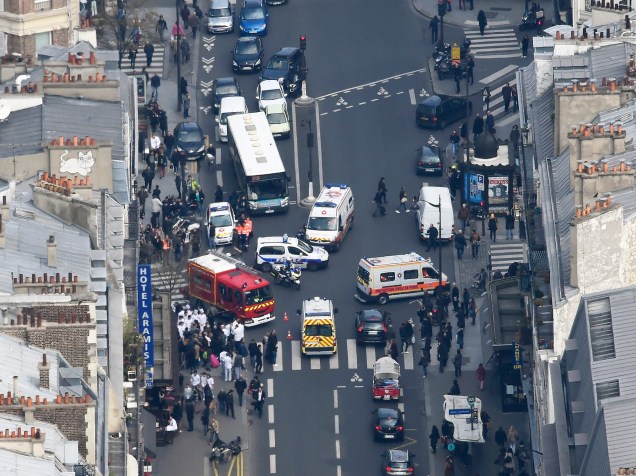 Pelo menos dezessete pessoas, uma delas em estado grave, por uma explosão de gás ocorrida nesta sexta-feira em um edifício do centro de Paris, que obrigou a evacuá-lo e a estabelecer um perímetro de segurança