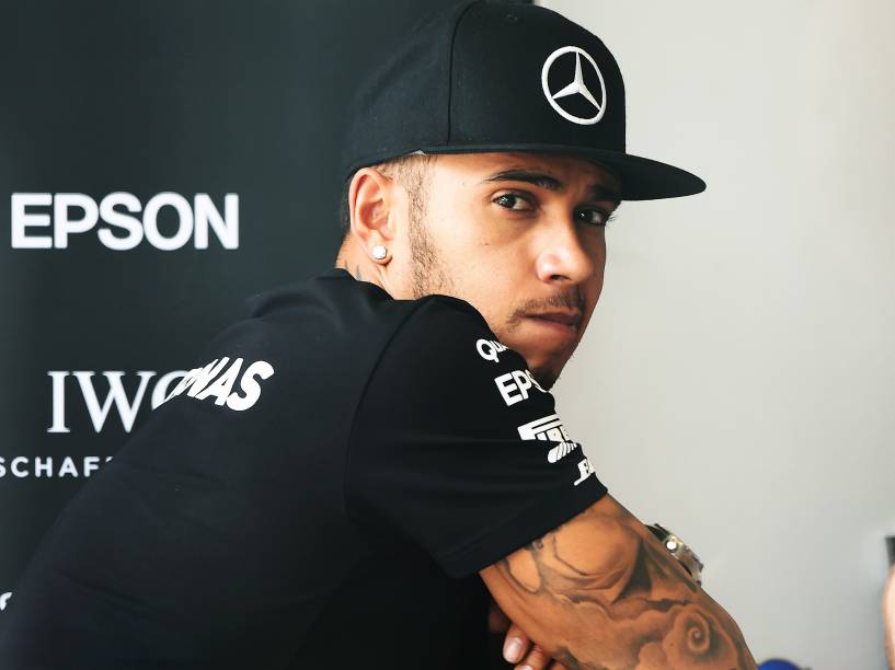 Lewis Hamilton durante o primeiro dia de preparação para o GP Brasil, em Interlagos, São Paulo