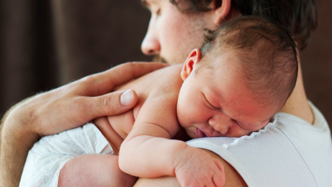 Prorrogação da licença-paternidade será concedida ao servidor que pedir o benefício no prazo de dois dias úteis após o nascimento ou a adoção da criança