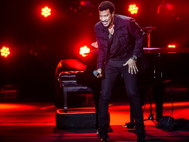 O cantor Lionel Richie se apresenta no Ginásio do Ibirapuera em São Paulo (SP), na noite desta terça-feira (8)