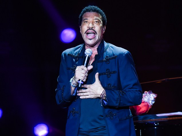 O cantor Lionel Richie se apresenta no Ginásio do Ibirapuera em São Paulo (SP), na noite desta terça-feira (8)