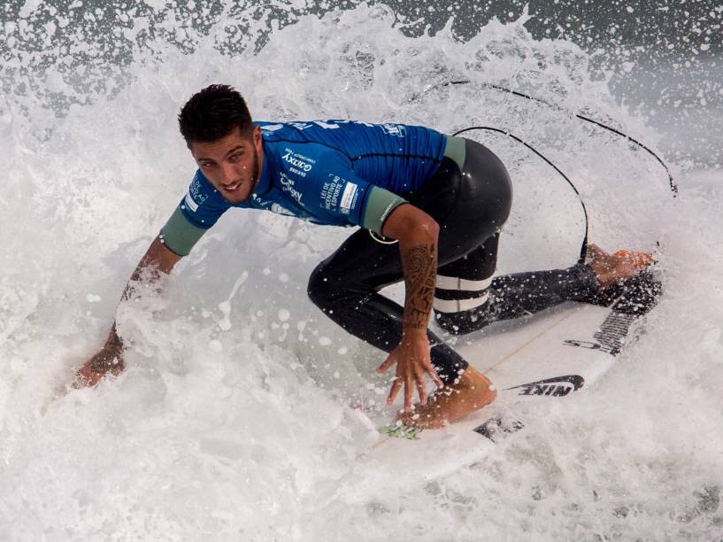 Filipe Toledo durante a terceira etapa do Rio Pro 2015, o brasileiro já está qualificado para a próxima etapa da competição