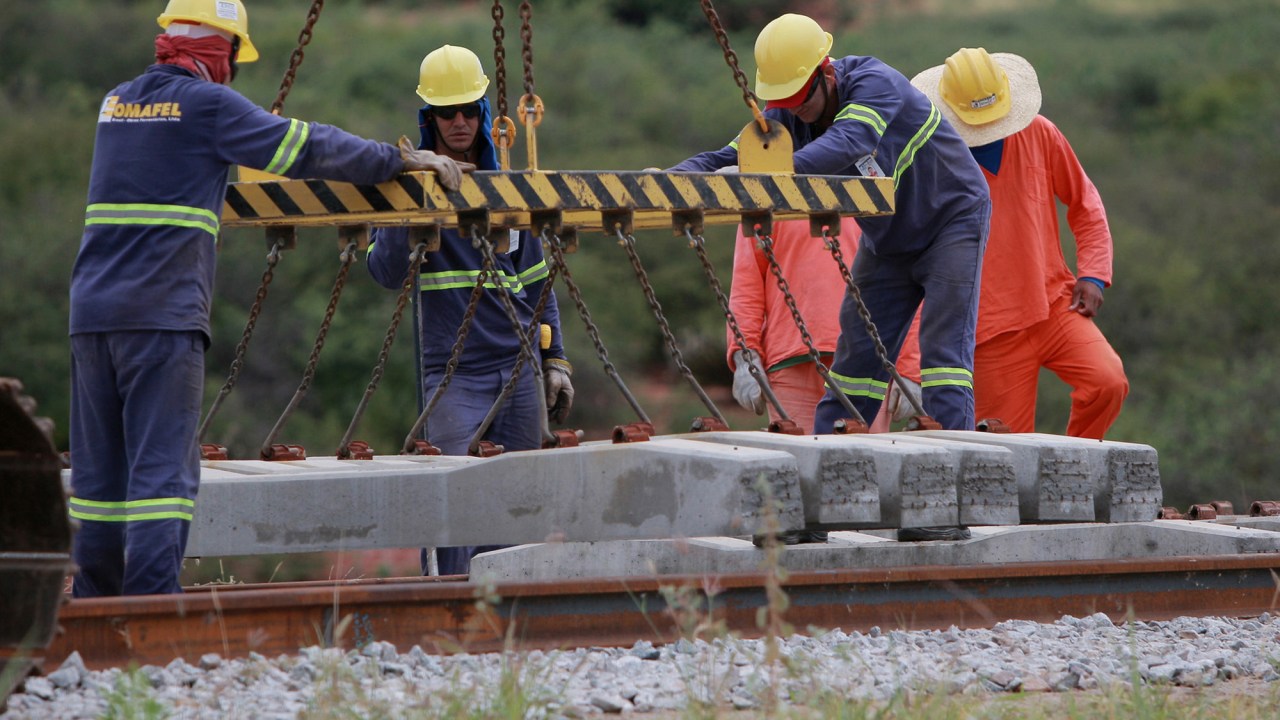 Obras do lote 7 da da Ferrovia de Integração Oeste-Leste (Fiol), na Bahia, estão paradas