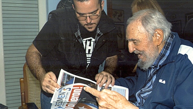 Fidel Castro recebe o líder estudantil Randy Perdomo García em sua casa