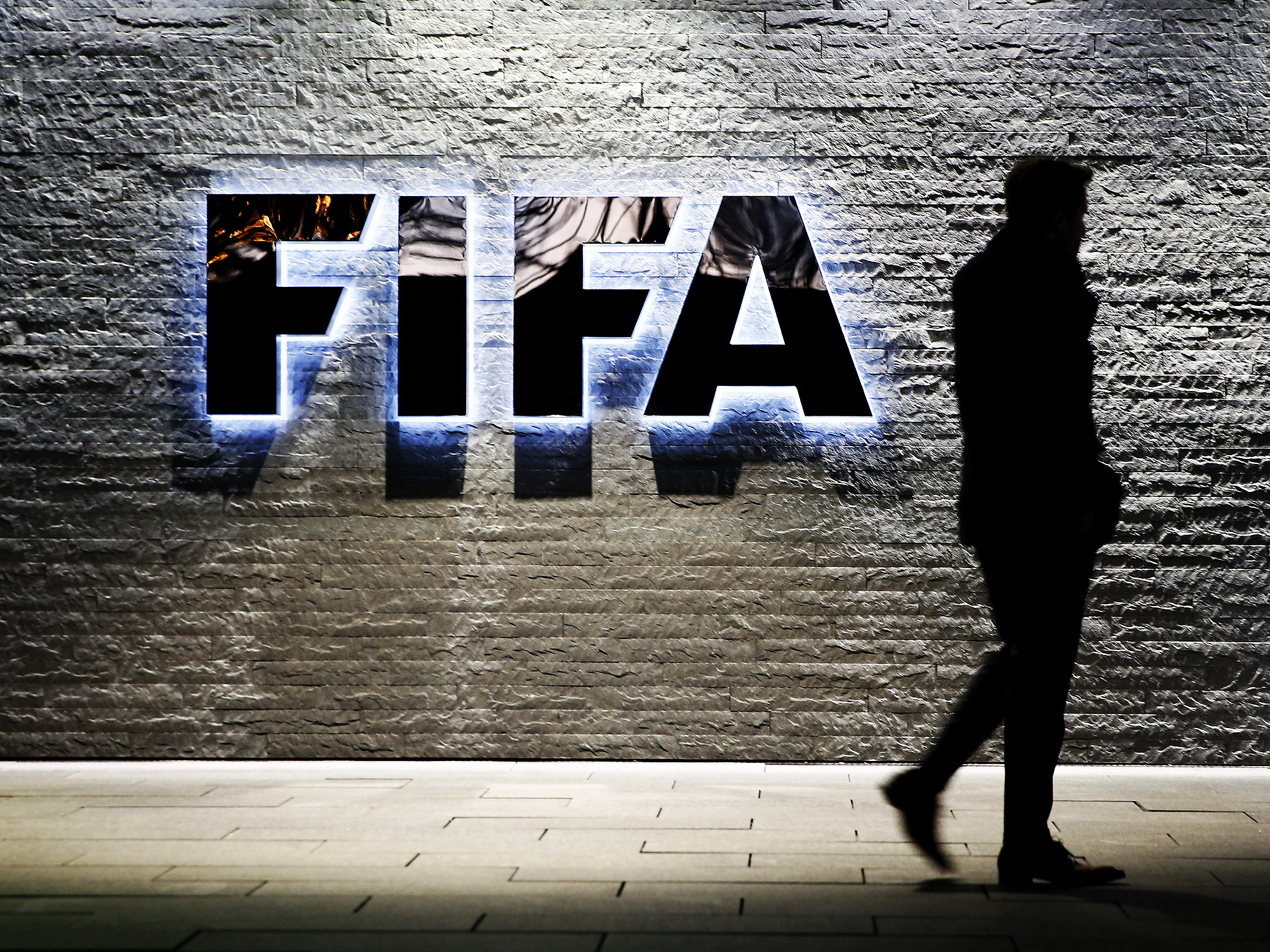 Logo da Fifa visto na sede da organização, em Zurique