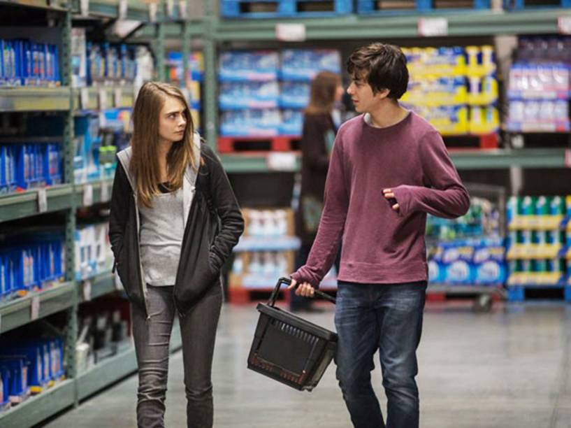 Cara Delevingne e Nat Wolff no filme Cidades de Papel
