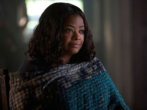 Johanna (Octavia Spencer) no filme Série Divergente: Convergente