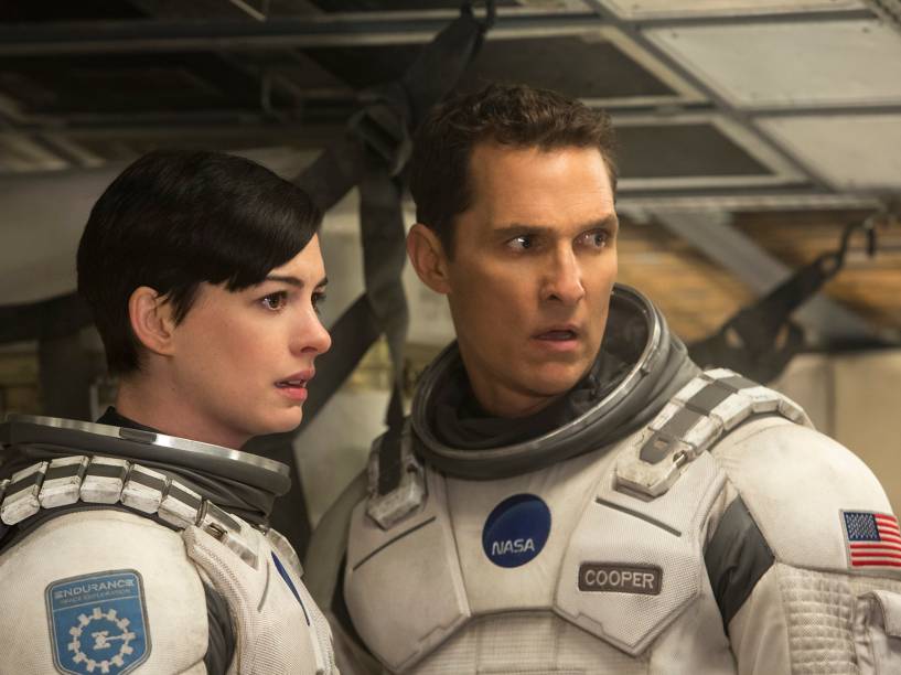 <p>Matthew McConaghey e Anna Hathaway vivem os personagens Cooper e Brand, no longa Interestelar</p>