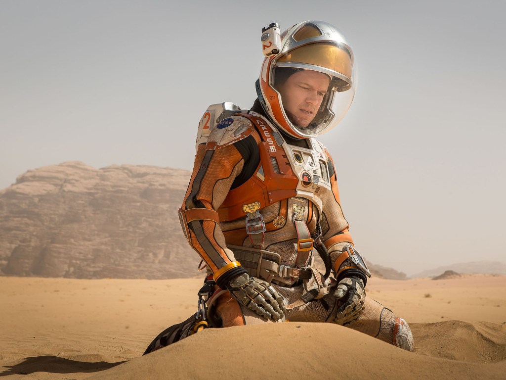 O filme "Perdido em Marte", ficção científica dirigida por Ridley Scott tem Matt Damon no papel de astronauta deixado sozinho em Marte pelos companheiros após incidente com missão espacial da Nasa
