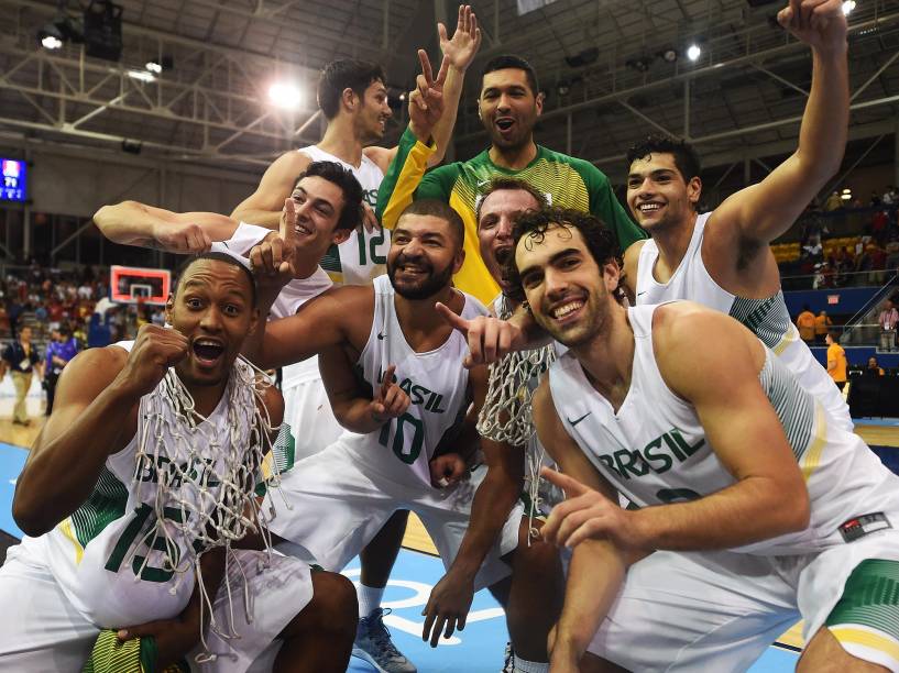 Pan-2015: Brasil vence Canadá no basquete e leva o ouro | VEJA