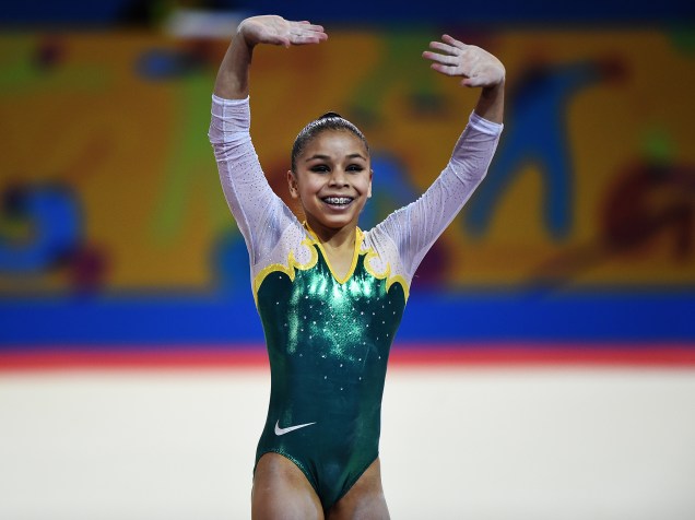 A ginasta brasileira Flávia Saraiva durante a final individual geral da ginástica artística nos Jogos Pan-Americanos de Toronto, no Canadá