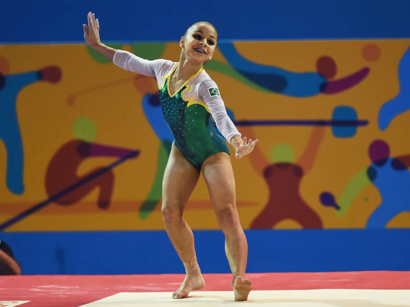 A ginasta brasileira Flávia Saraiva durante a final individual geral da ginástica artística nos Jogos Pan-Americanos de Toronto, no Canadá