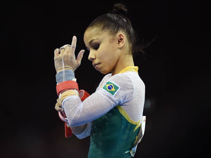 A ginasta brasileira Flávia Saraiva durante a final individual geral da ginástica artística nos Jogos Pan-Americanos de Toronto, no Canadá